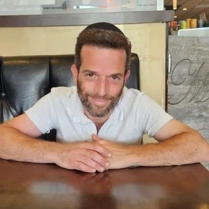 Meet your Posher, Moshe